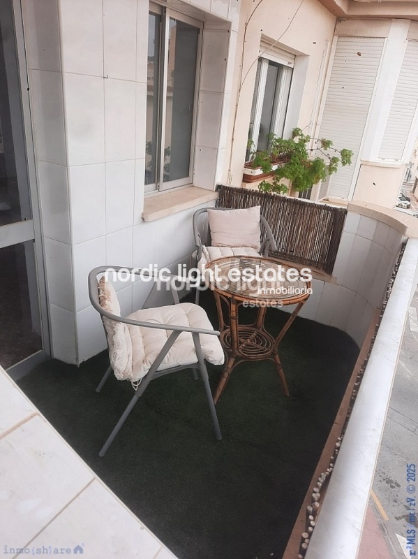 Top floor apartment to renovate