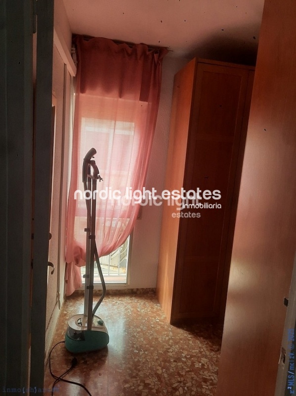 Top floor apartment to renovate