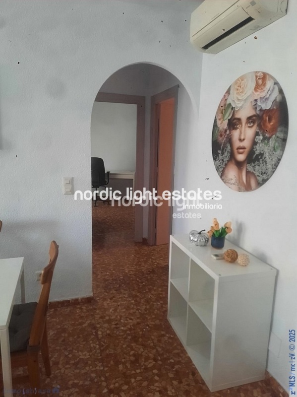 Top floor apartment to renovate