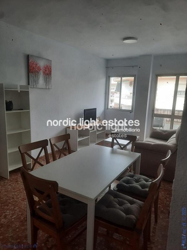 Top floor apartment to renovate