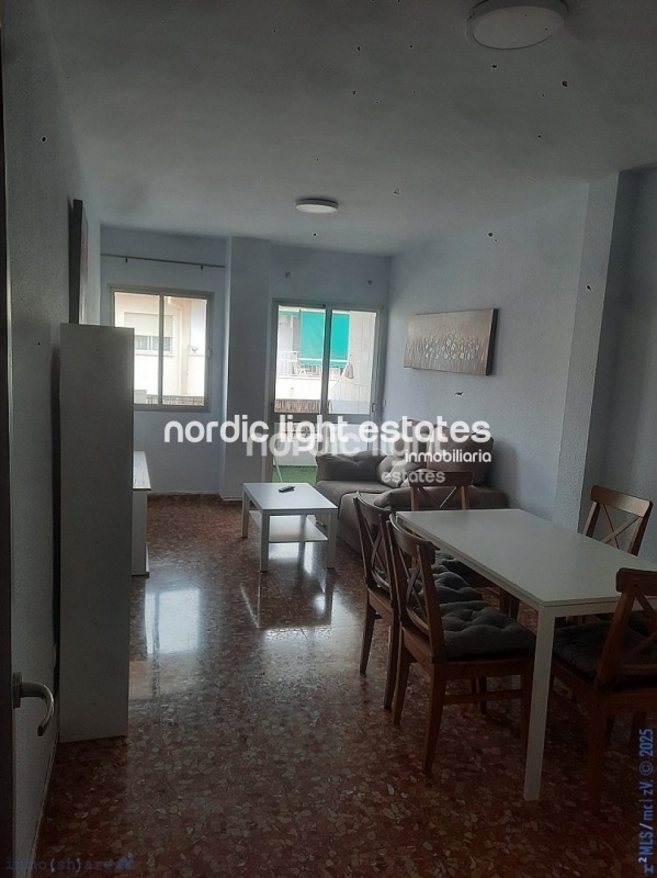 Top floor apartment to renovate