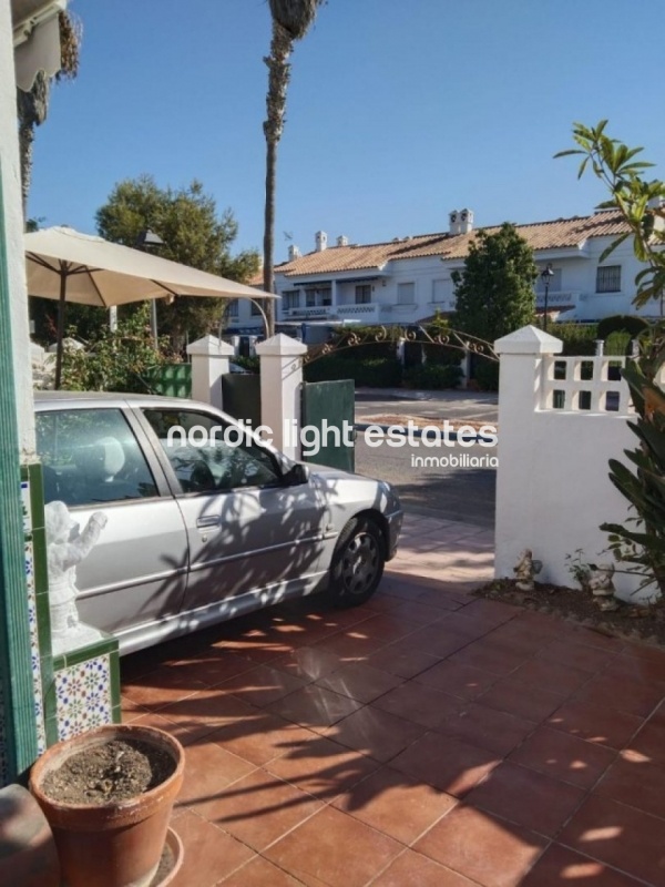 Pareado a solo 25 metros de la playa