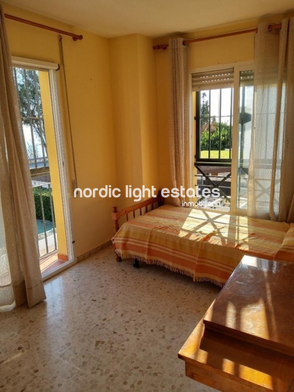 Pareado a solo 25 metros de la playa