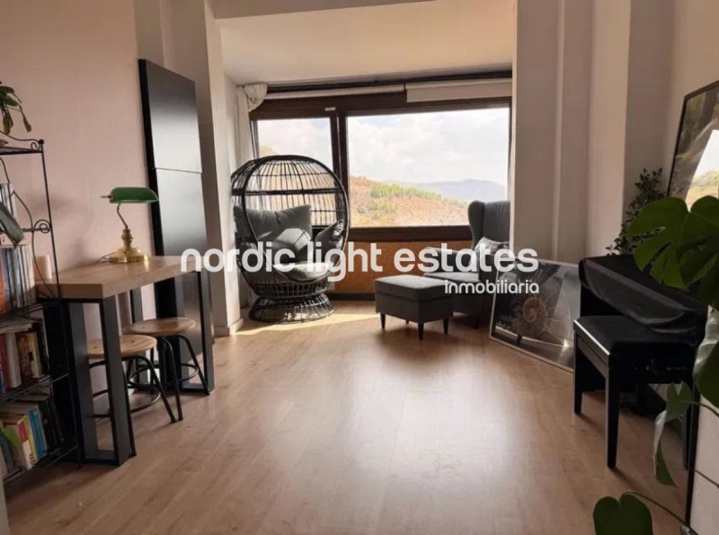 Elegante piso con parking y trastero