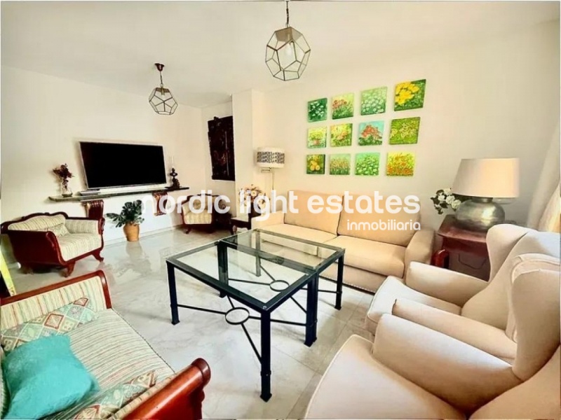 Renovated apartmenton the prestigious Paseo de reding