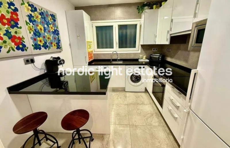 Renovated apartmenton the prestigious Paseo de reding