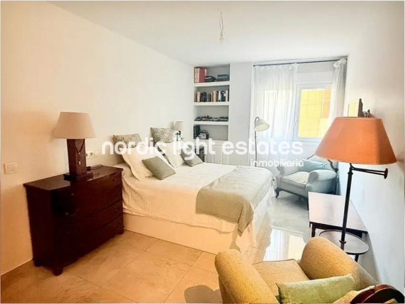 Renovated apartmenton the prestigious Paseo de reding