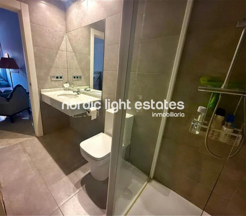 Renovated apartmenton the prestigious Paseo de reding