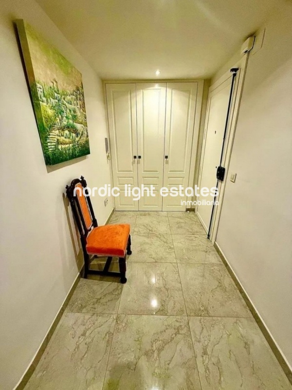 Renovated apartmenton the prestigious Paseo de reding