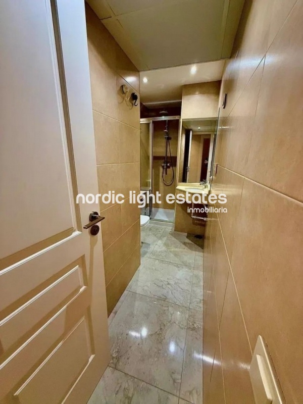 Renovated apartmenton the prestigious Paseo de reding