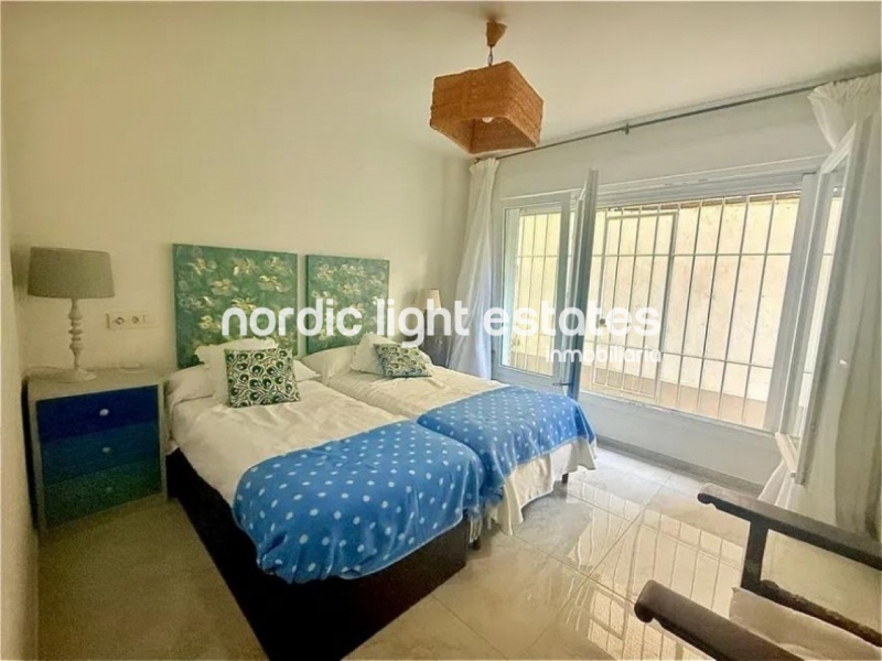 Renovated apartmenton the prestigious Paseo de reding