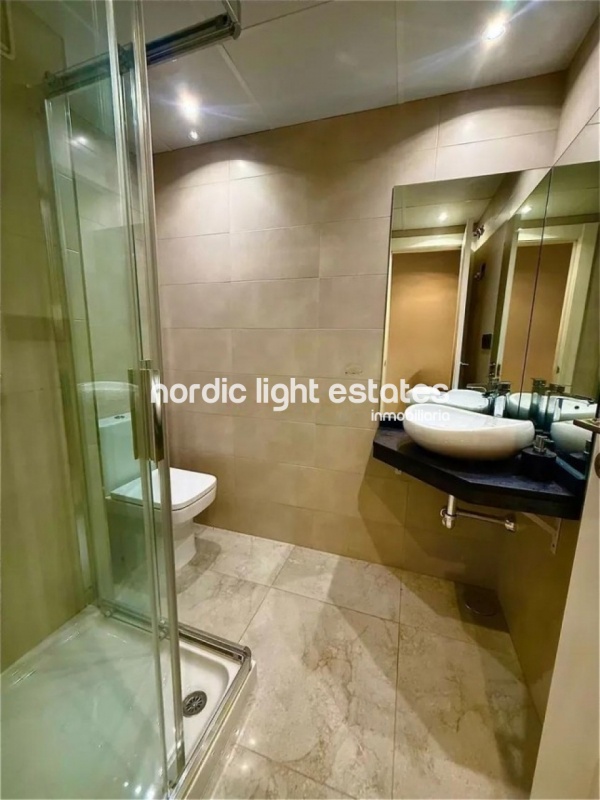 Renovated apartmenton the prestigious Paseo de reding