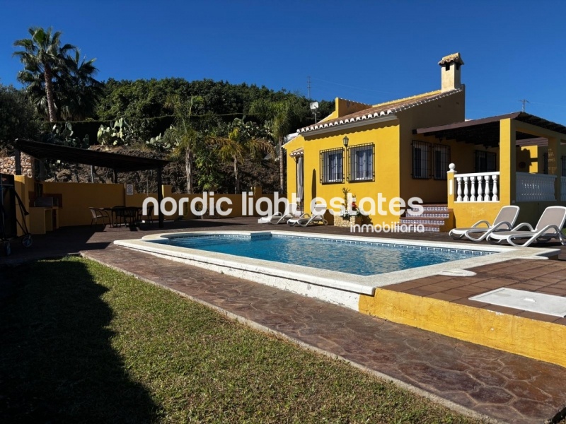Winter rental 2025/26. Outstanding country villa in Nerja