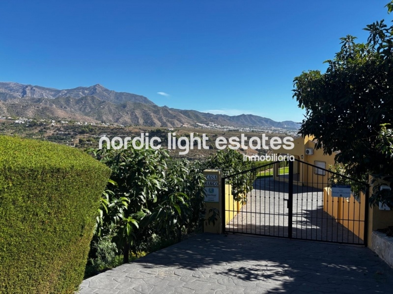 Winter rental 2025/26. Outstanding country villa in Nerja