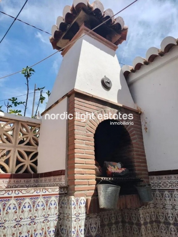 Casa pareada con 2 viviendas independientes