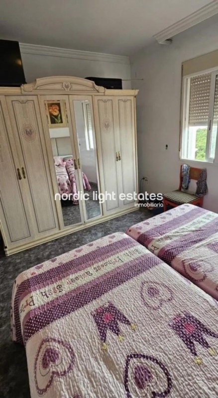 Casa pareada con 2 viviendas independientes