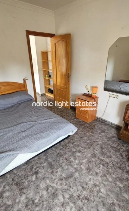 Casa pareada con 2 viviendas independientes