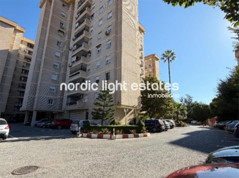 Gran piso de 4 dormitorios y parking