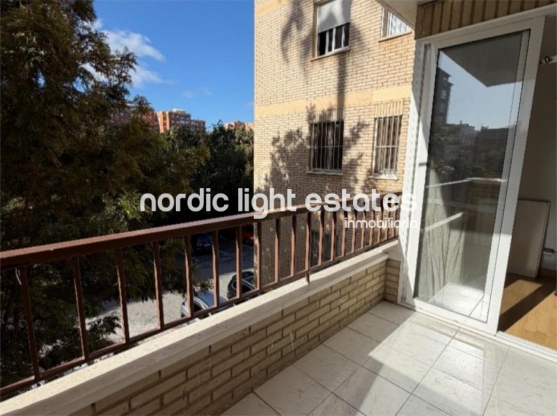 Gran piso de 4 dormitorios y parking