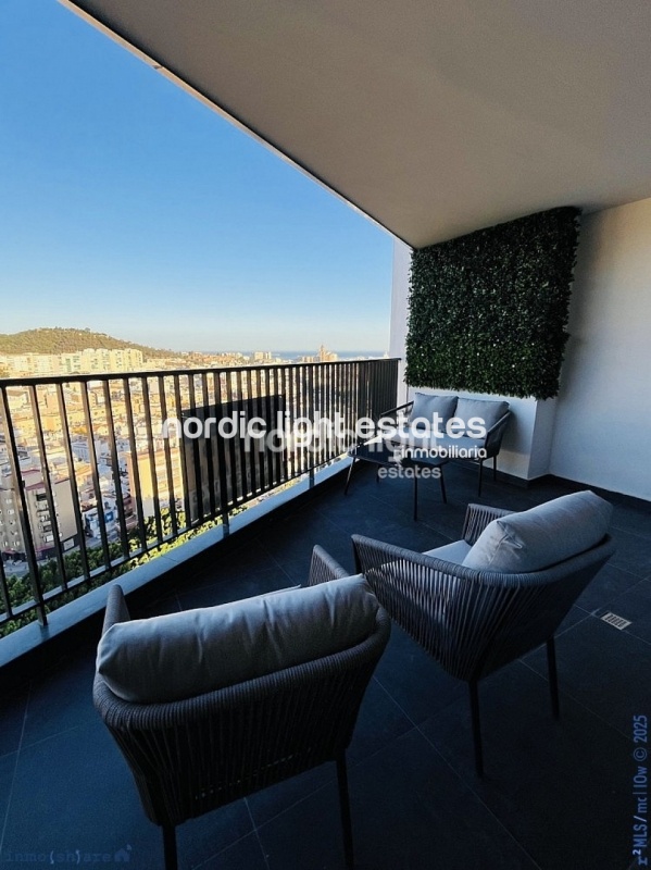 Excelente piso con parking privado, sala de cine, gimnasio, piscina