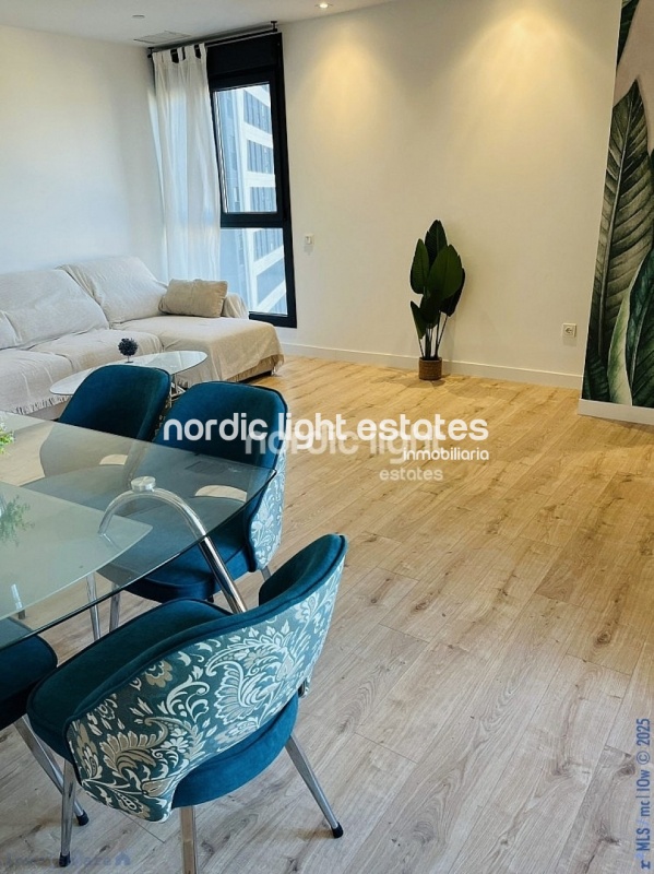 Excelente piso con parking privado, sala de cine, gimnasio, piscina