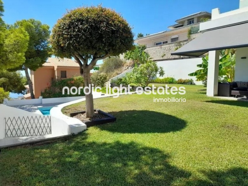 Luxury detached villa 6 beds, 5 baths 