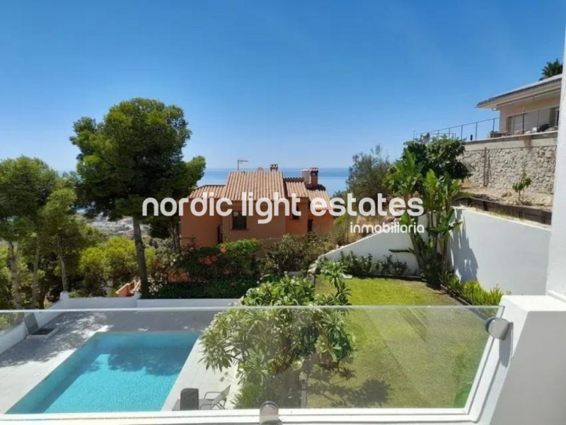 Luxury detached villa 6 beds, 5 baths 