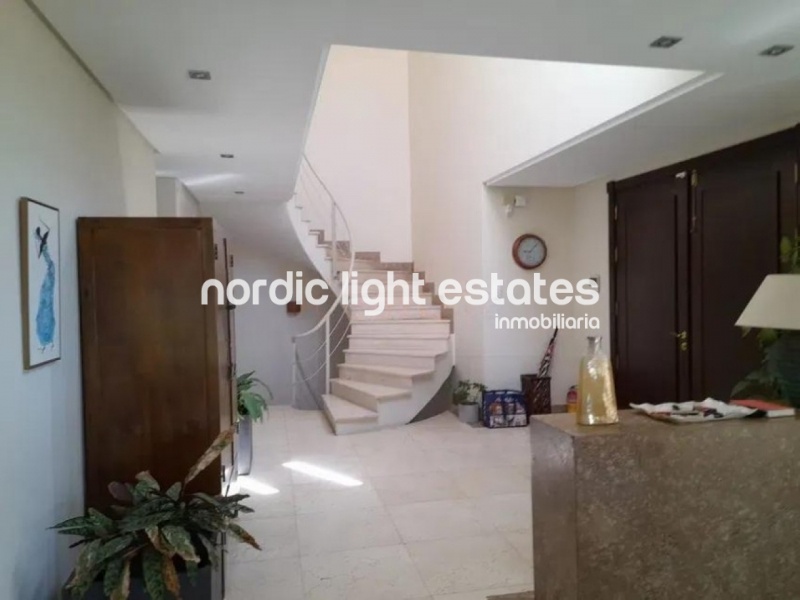 Luxury detached villa 6 beds, 5 baths 