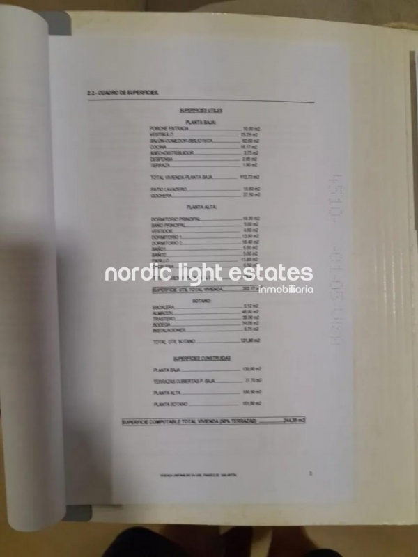 Luxury detached villa 6 beds, 5 baths 