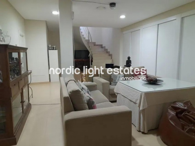 Luxury detached villa 6 beds, 5 baths 