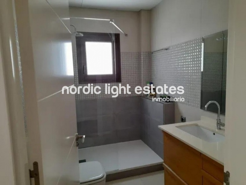 Luxury detached villa 6 beds, 5 baths 