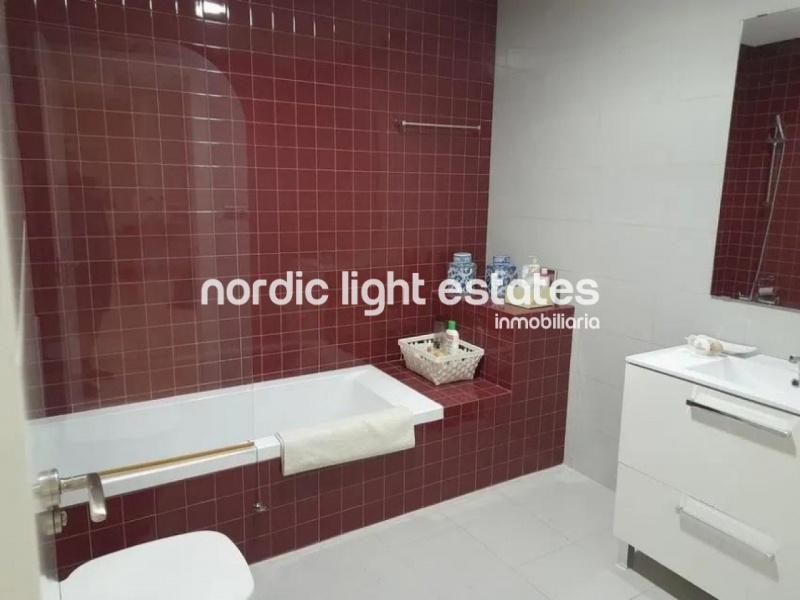 Luxury detached villa 6 beds, 5 baths 