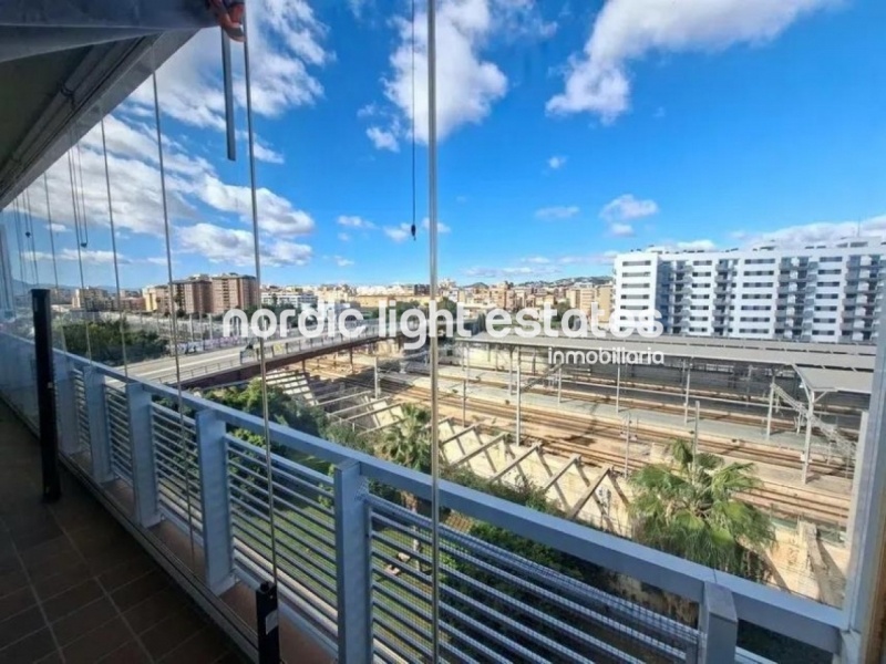 Excellent flat next to María Zambrano train station