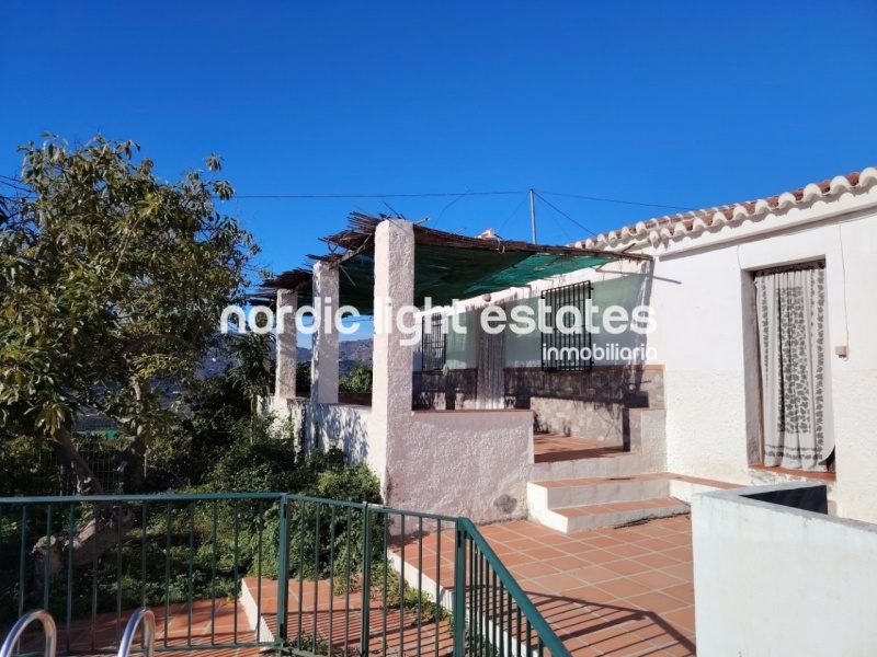 Casa de campo al sur a solo 2 kilómetros de Frigiliana y 4,5 de Nerja