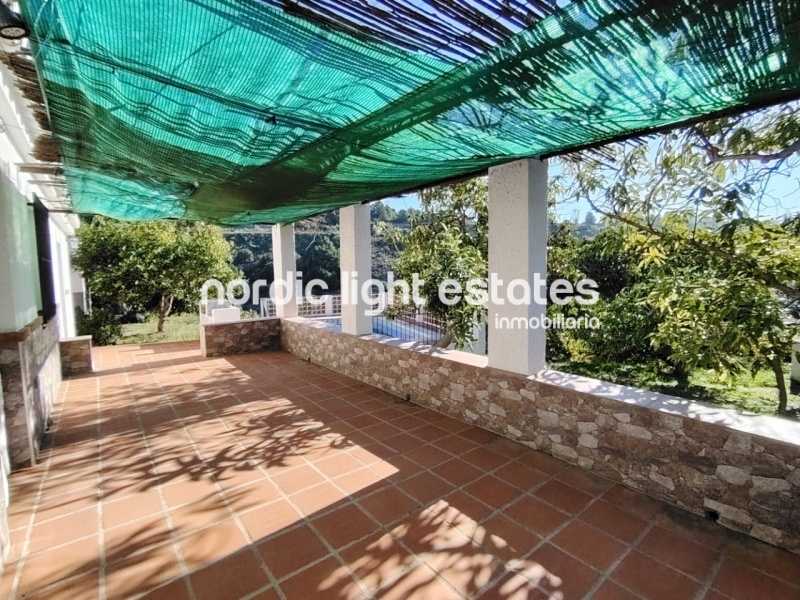 Casa de campo al sur a solo 2 kilómetros de Frigiliana y 4,5 de Nerja