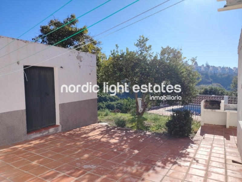 Casa de campo al sur a solo 2 kilómetros de Frigiliana y 4,5 de Nerja