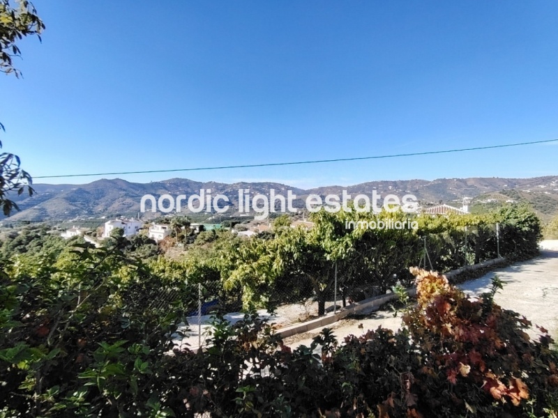 Casa de campo al sur a solo 2 kilómetros de Frigiliana y 4,5 de Nerja