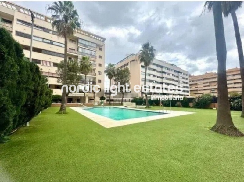 Excepcional piso muy amplio 4 dormitorios zona Parque Litoral