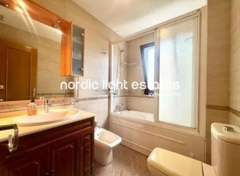 Excepcional piso muy amplio 4 dormitorios zona Parque Litoral