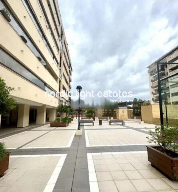 Excepcional piso muy amplio 4 dormitorios zona Parque Litoral