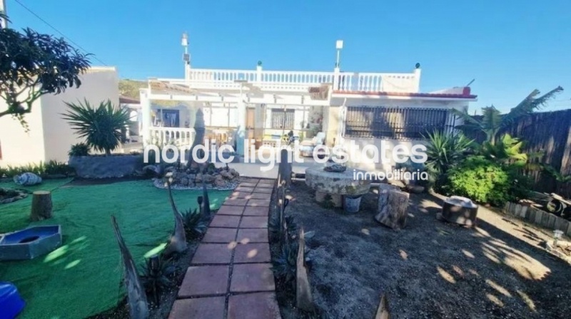 Gran finca rústica con casa a solo 400 metros de la playa