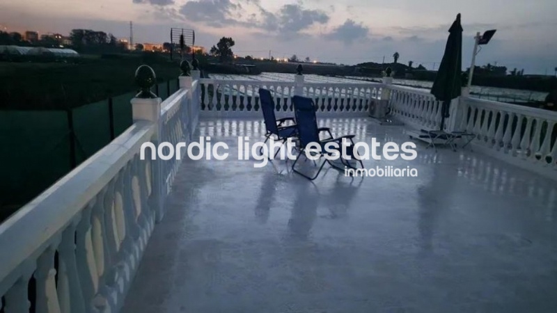 Gran finca rústica con casa a solo 400 metros de la playa