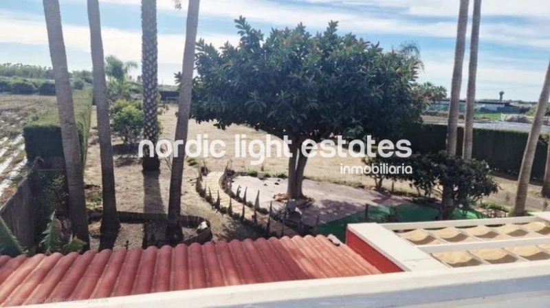 Gran finca rústica con casa a solo 400 metros de la playa