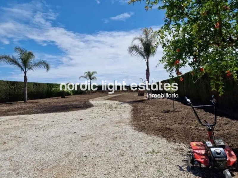 Gran finca rústica con casa a solo 400 metros de la playa