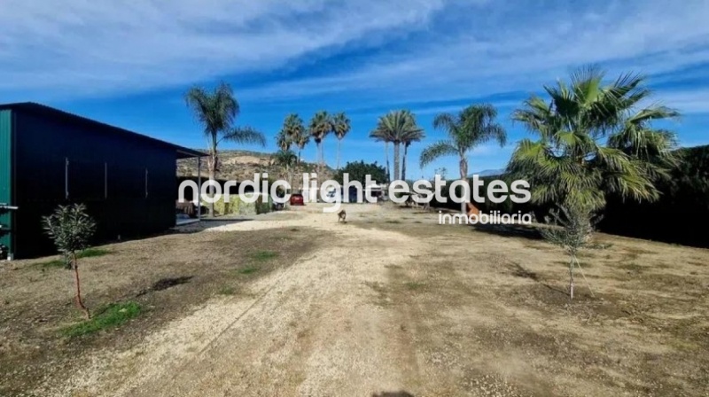 Gran finca rústica con casa a solo 400 metros de la playa