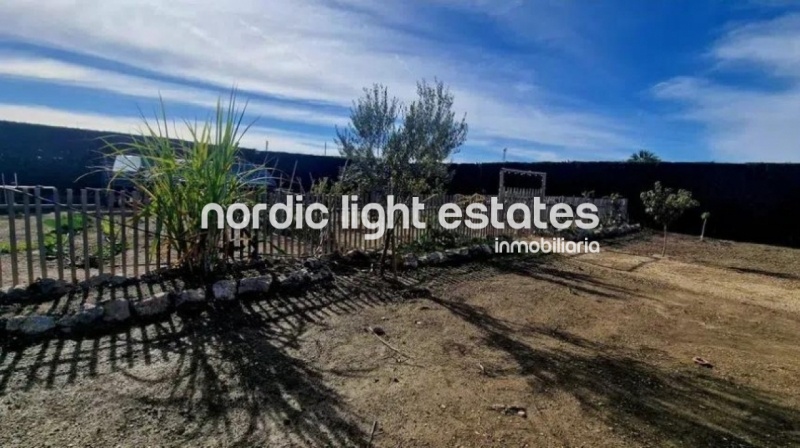 Gran finca rústica con casa a solo 400 metros de la playa