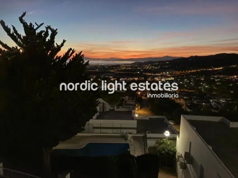 Stylish refurbished apartment with sea views