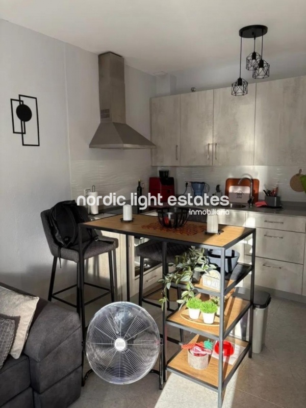 Stylish refurbished apartment with sea views