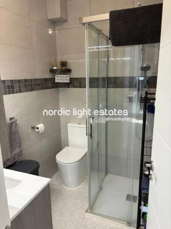 Stylish refurbished apartment with sea views