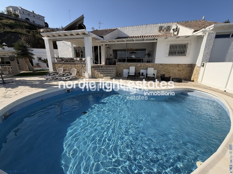 3 villas de lujo con 14 dormitorios,11 baños y 3 piscinas